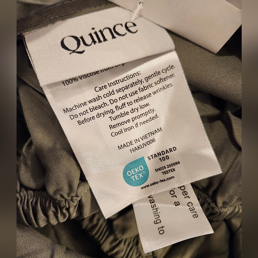 Quince Bamboo Sheet Set Olive Green Queen Size NWT Cooling Soft - Picture 3 of 6